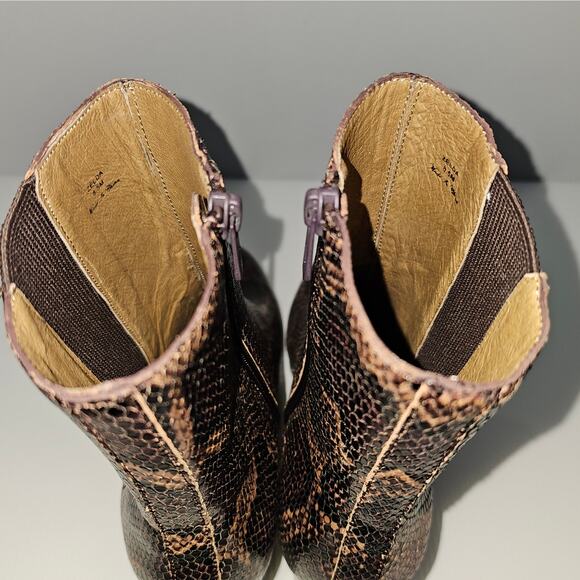 NEW Donald Pliner Zelda Ankle Bootie Size 8.5 Brown Snake Print Leather Chelsea - Picture 11 of 15